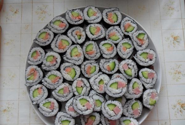 Sushi di rumah
