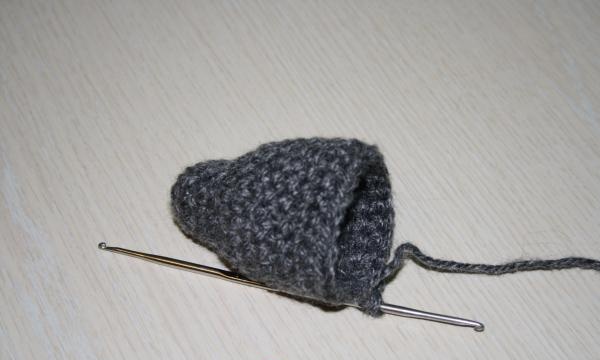 Knitting the head