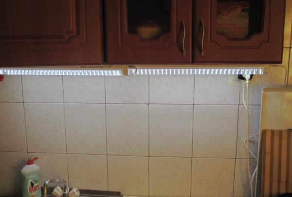 Lâmpada LED na cozinha