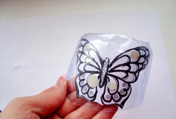 Ólomüveg pillangó