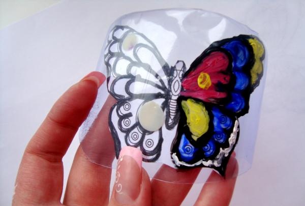 Fjäril i målat glas