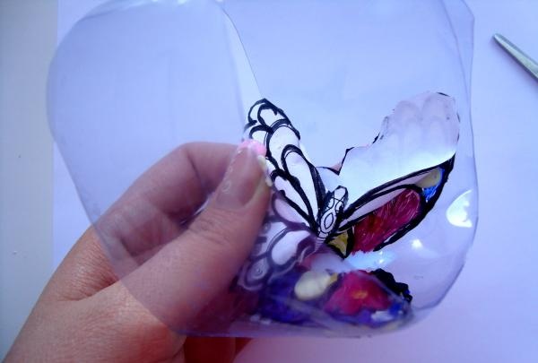Fjäril i målat glas