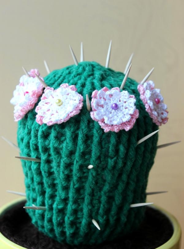 Hæklede blomstrende kaktusser