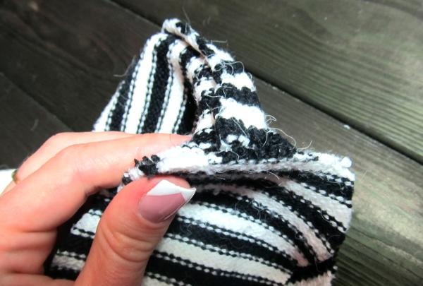Seno megztinio ir kojinių pertvarkymas