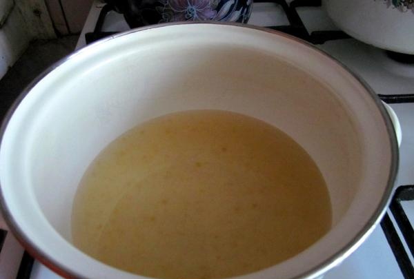 liquid in a saucepan