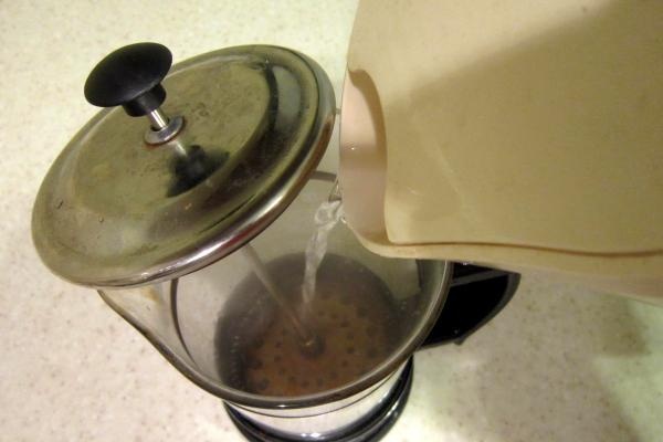 modi per rimuovere le macchie di tè