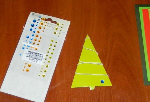 Noel ağacı ile yeni yıl kartı