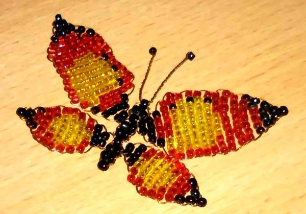 Boncuklardan yapılmış Panel Kelebekler