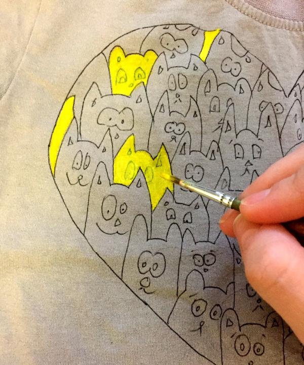 Maling av en T-skjorte for barn