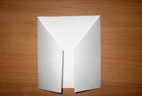 I-fold ang wedding card