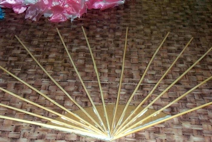 fan made of wooden sticks