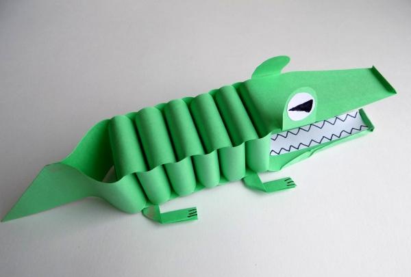 Papieren krokodil