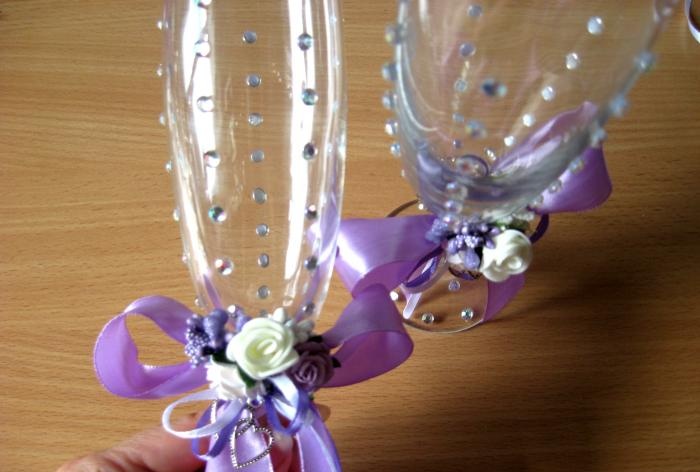 Esküvői szemüveg lila színben