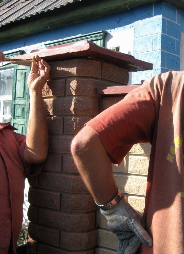 Budowa płotu z cegły