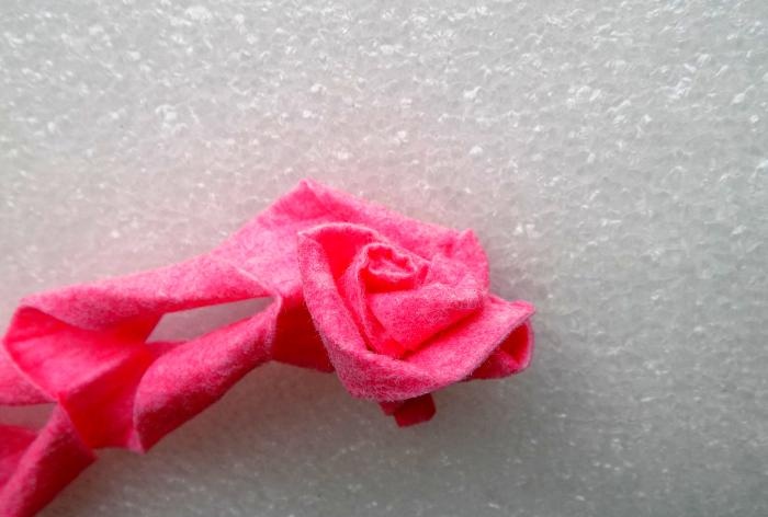 Как да си направим роза от вискозна салфетка
