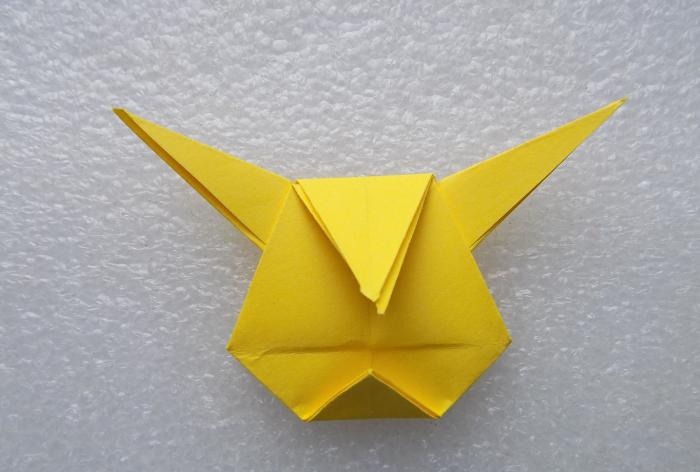 Pokemon Pikachu menggunakan teknik origami