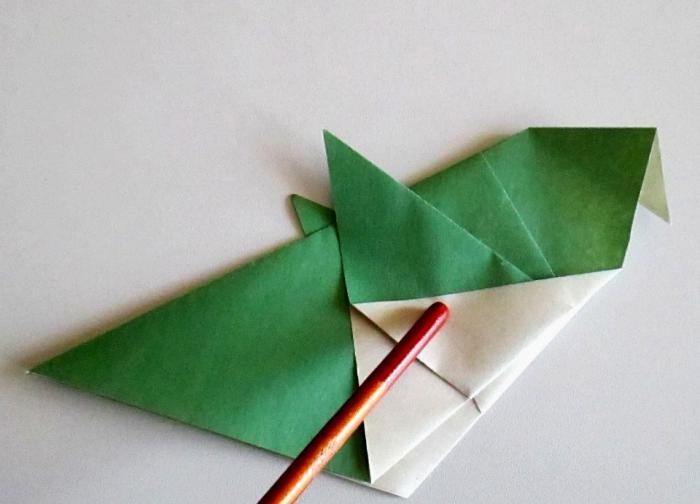 Kā pagatavot origami putnu