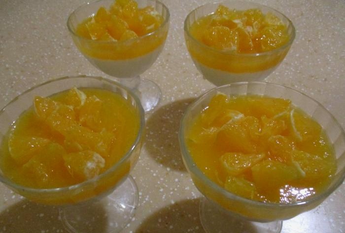 Panna cotta with oranges