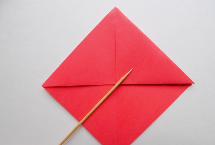 Como fazer uma cobra usando a técnica de origami