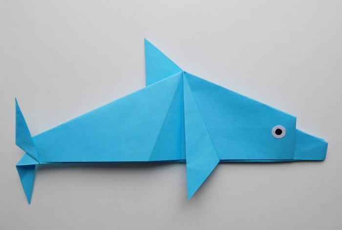 Delfín de papel