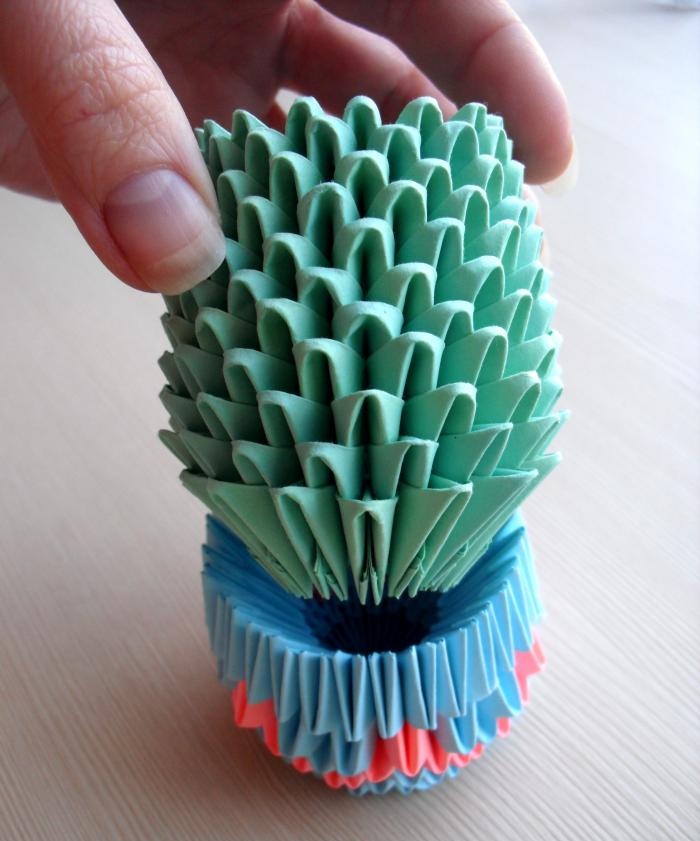 Cactus usando técnica de origami modular.
