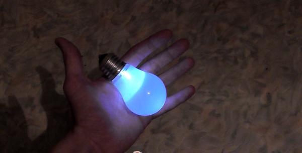 Light a light bulb with your fingers