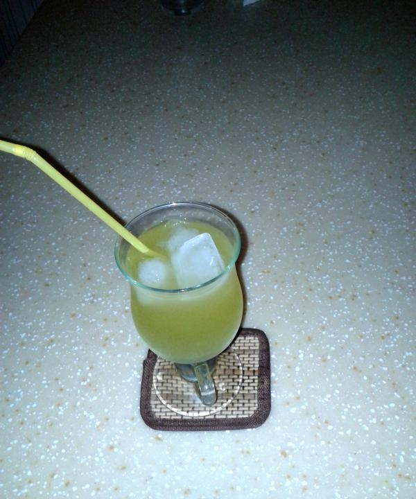 Limonlu bal içeceği
