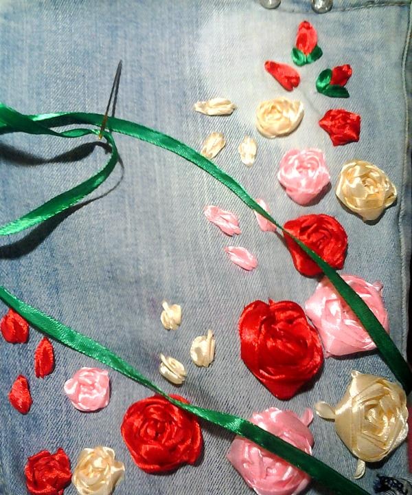 haftować róże