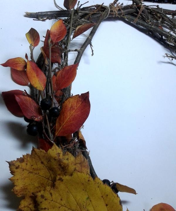 Corona decorativa de otoño