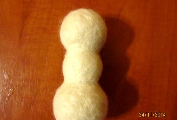 ตุ๊กตาหิมะที่ทำจากลูกบอลสามลูก