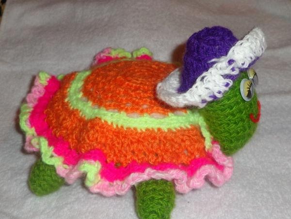 Jouet tortue tricoté
