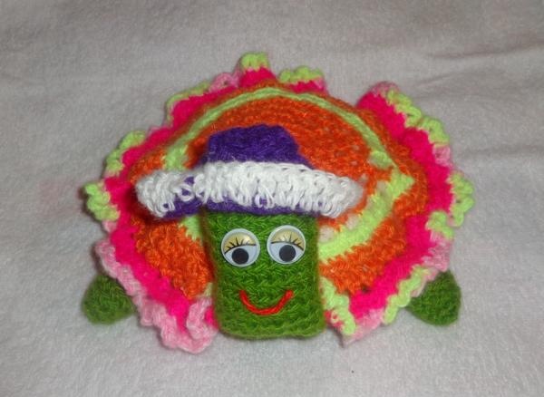 Плетена играчка костенурка