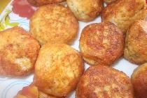 Rice-chicken balls with cheese “Nezhnye”