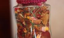 An aromatic mixture of petals - a natural fragrance for rooms