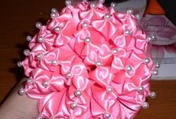 Pink bow with beads