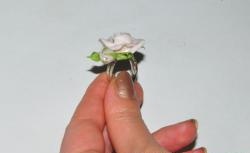 Δαχτυλίδι από κρύο τριαντάφυλλο από πορσελάνη