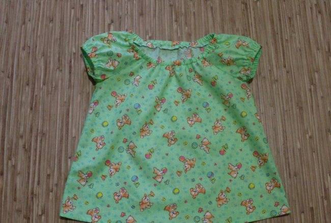 We sew a summer blouse for a baby with our own hands