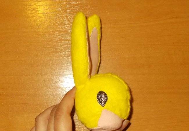 DIY ตุ๊กตากระต่ายสีเหลือง