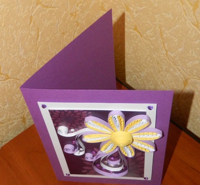 Cartolina con tecnica quilling “Volume Flower”