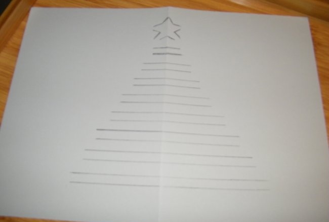 Новогодишна панорамна картичка с триизмерно вътрешно изображение на коледна елха