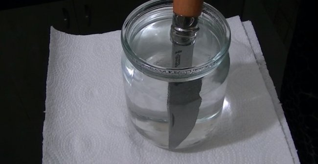 Burnishing a knife in citric acid