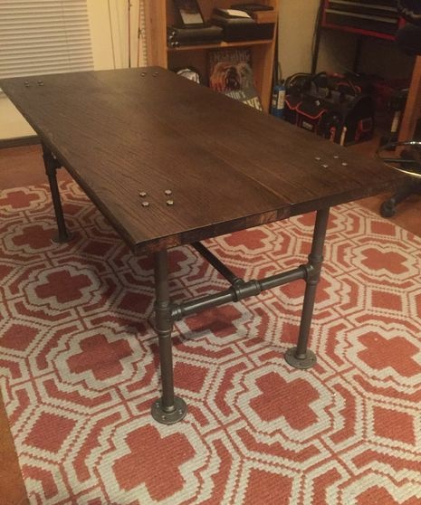 Retro style table with pipe base