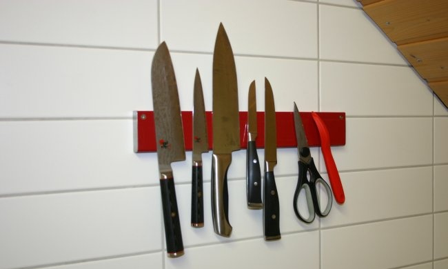 DIY magnetic knife holder
