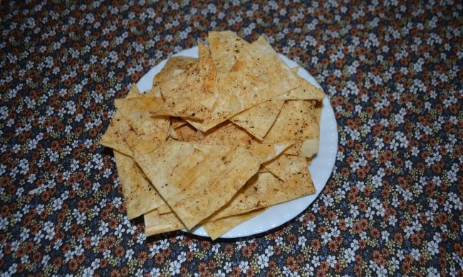 Homemade pita chips