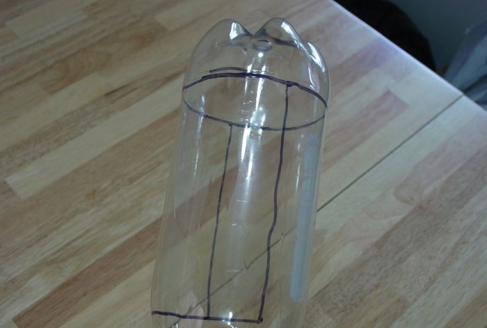 WiFi-forsterker laget av en plastflaske