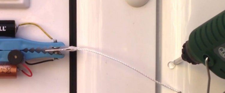 Jednostavan alarm za vrata