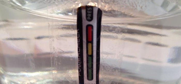 Temperaturindikator fra et Duracell-batteri