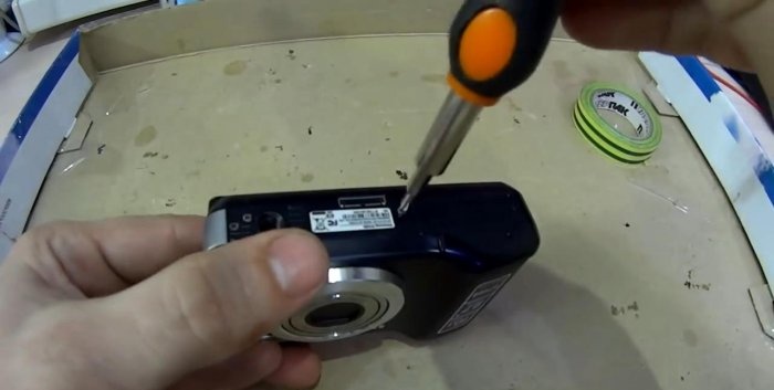 Dispositivo per la visione notturna di una vecchia macchina fotografica