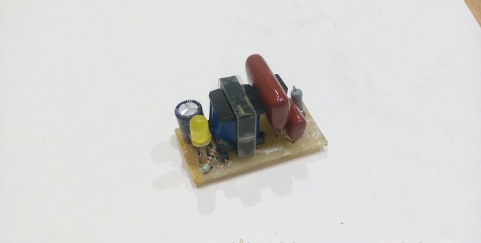 Enkel strömförsörjning för LED-strip