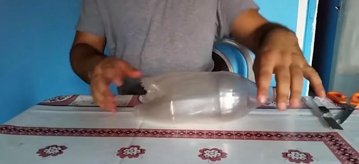 Šluota pagaminta iš plastikinių butelių